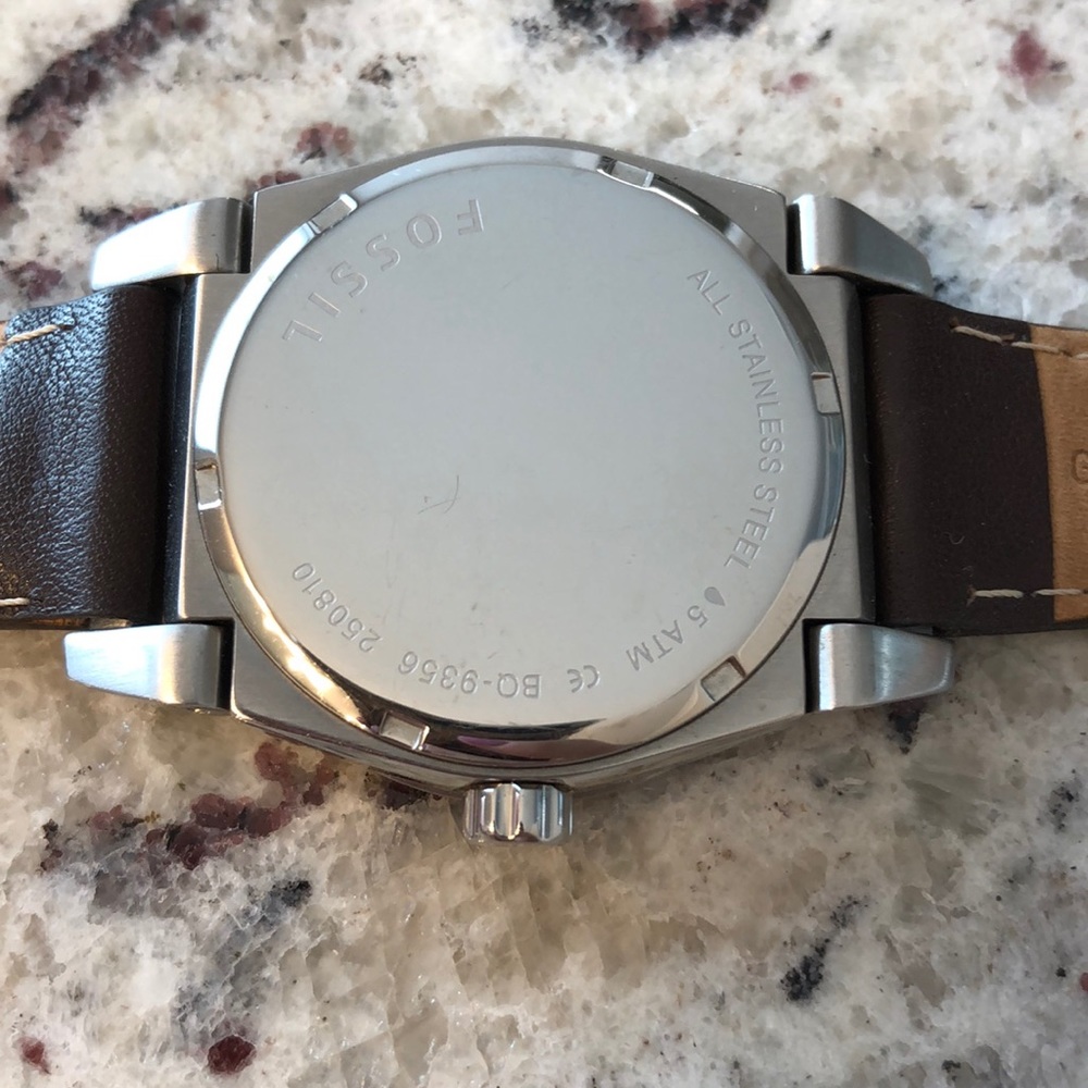 Authentic Fossil Leather Watch - Picture 6 of 6